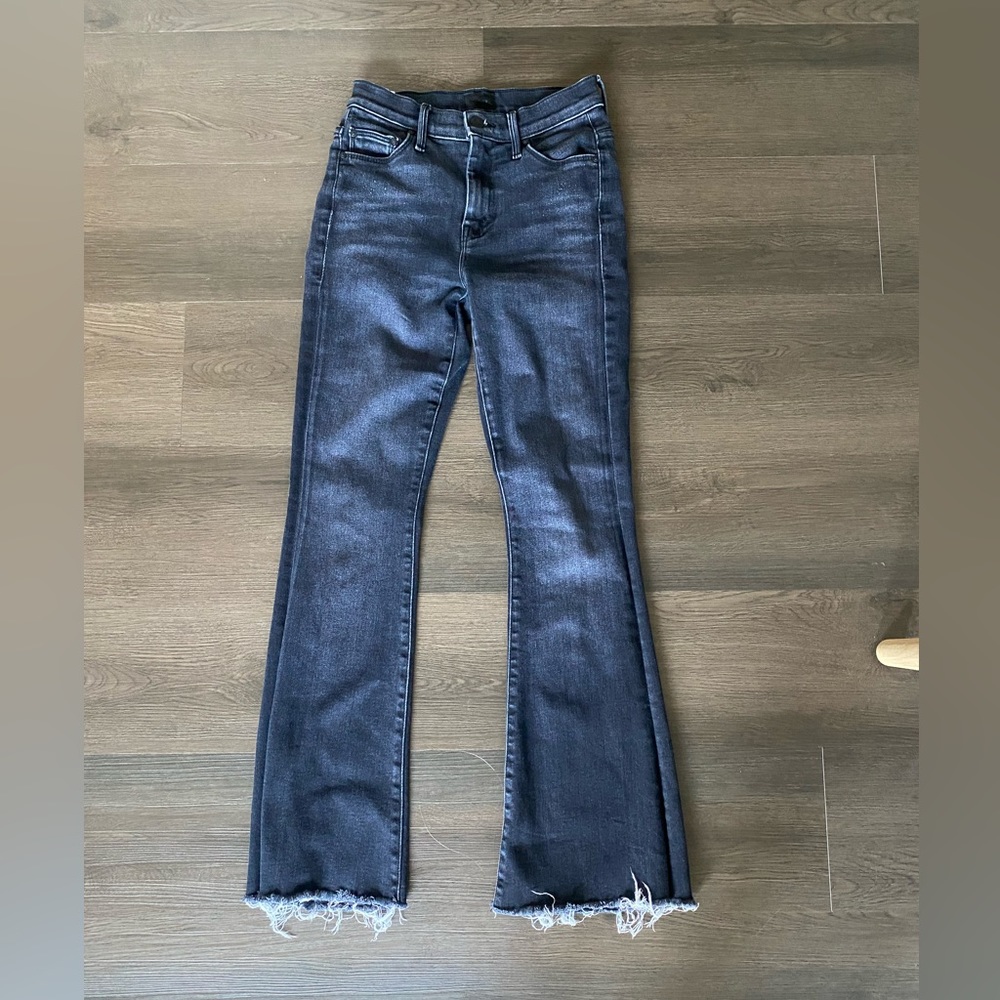 MOTHER Weekender Fray Jeans